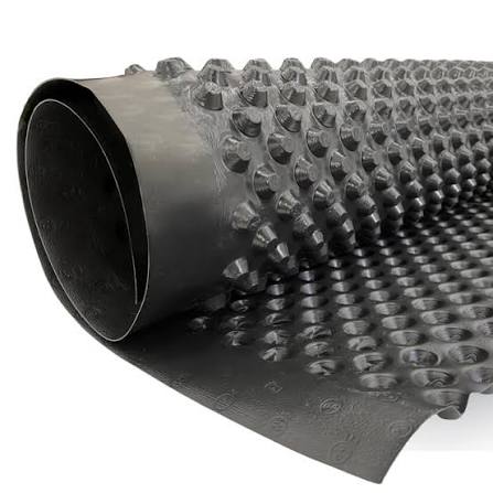 Профилированная мембрана Black Membrane, 400 г/м², 2х20 м